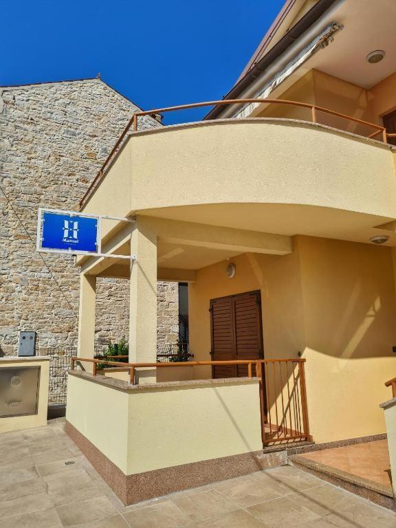 Apartments Manuel Novigrad  Екстер'єр фото